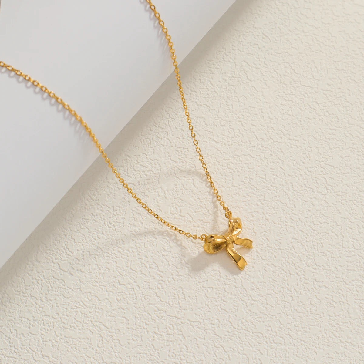 Bow Necklace