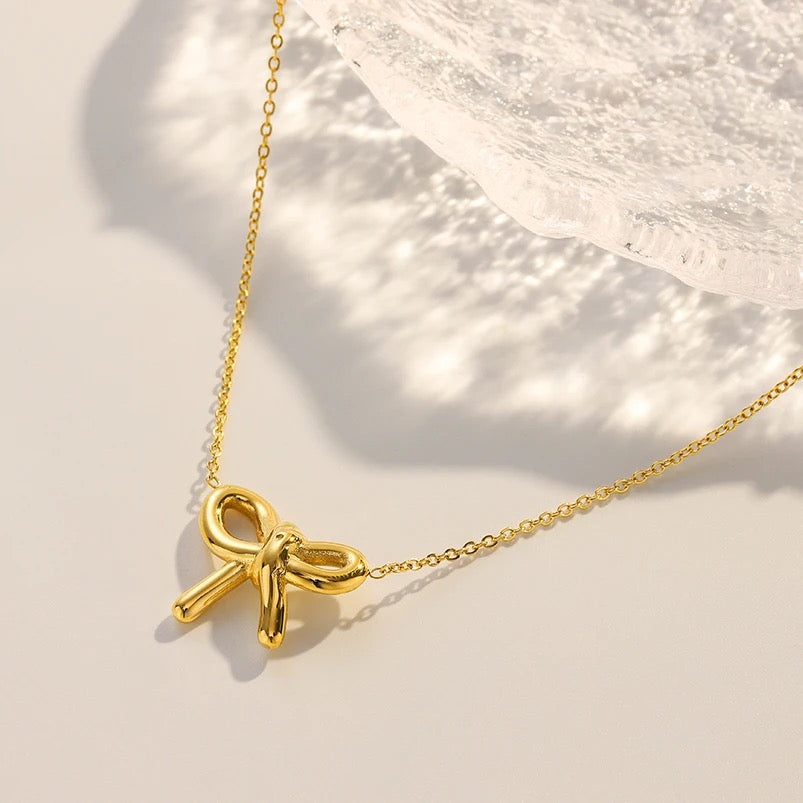 Bow Necklace