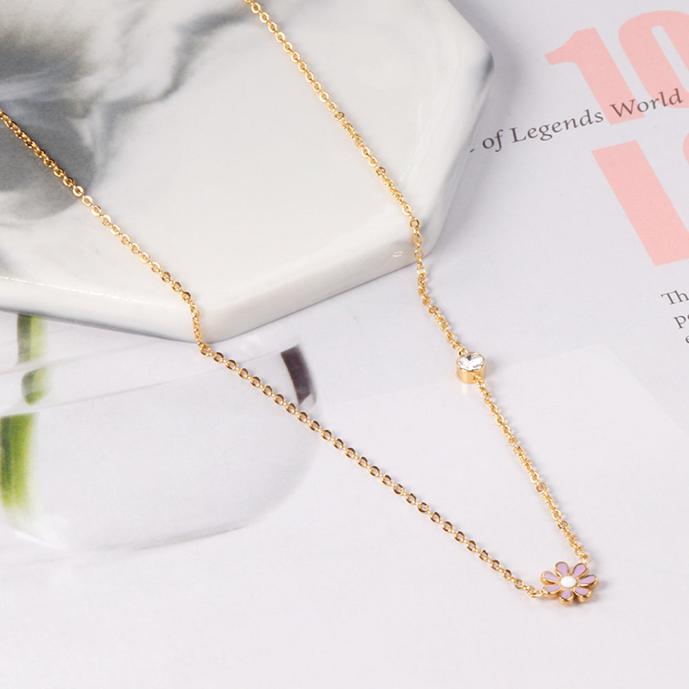 Daisy Flower Pendant Necklace with Crystal Accent