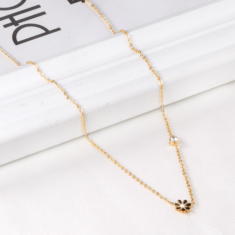 Daisy Flower Pendant Necklace with Crystal Accent